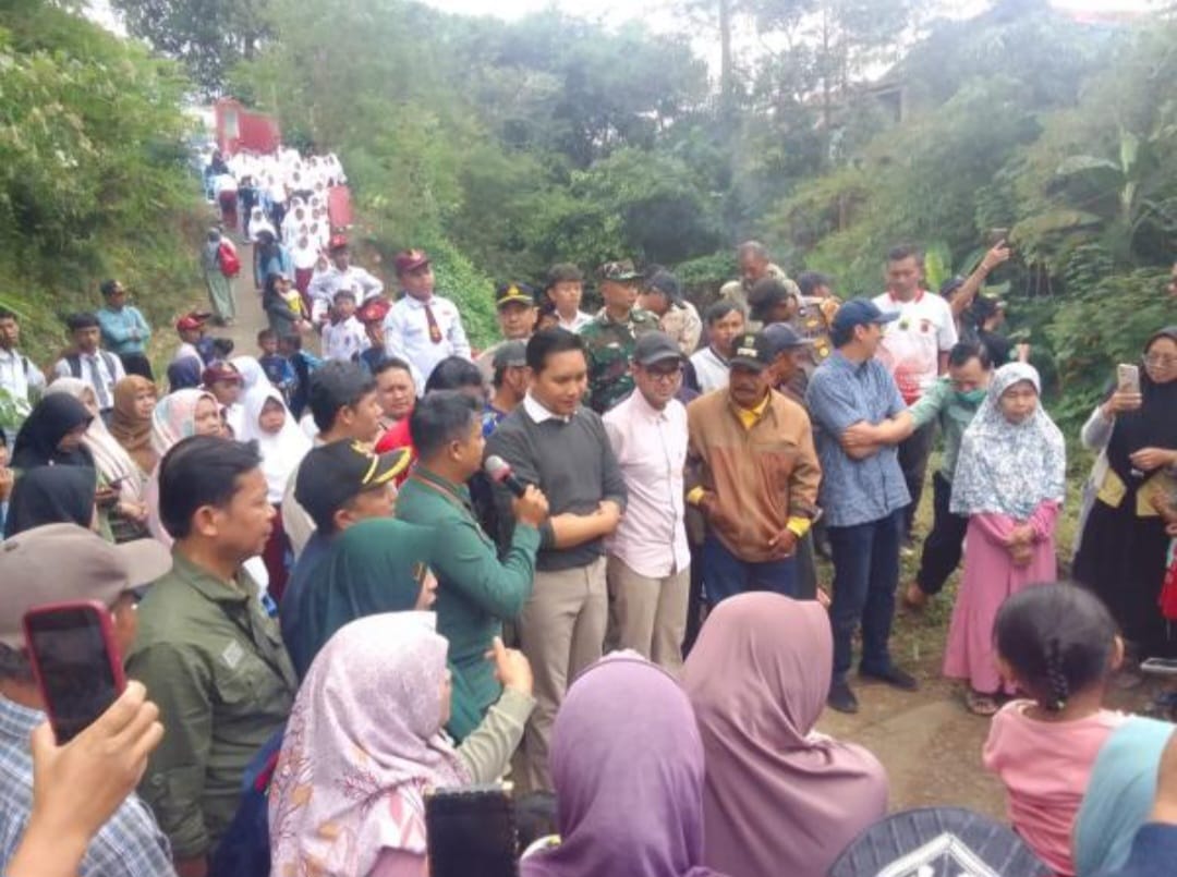 Bupati Cianjur Pastikan Bangun Jembatan yang Selama 4 Tahun Rusak Terbengkalai